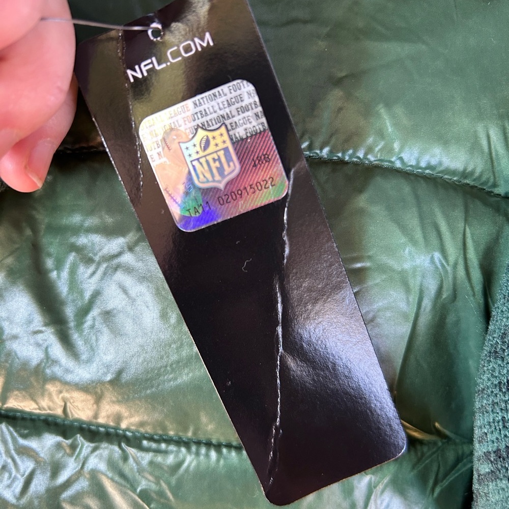 NFL Women's Green Puffer Jacket with Logo - Picture 5 of 15